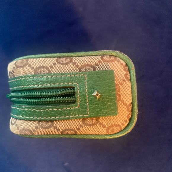 NWOT Authentic Vintage Gucci Signature Pochette with Green Leather Trim - Picture 4 of 9